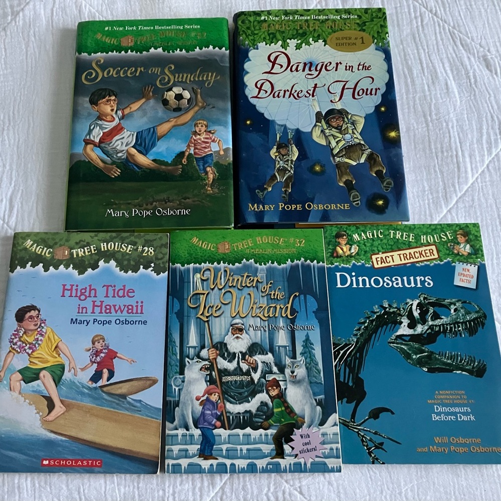 Magic Tree House Book Set - 2 Hardcover, 3 paperbacks. NEW